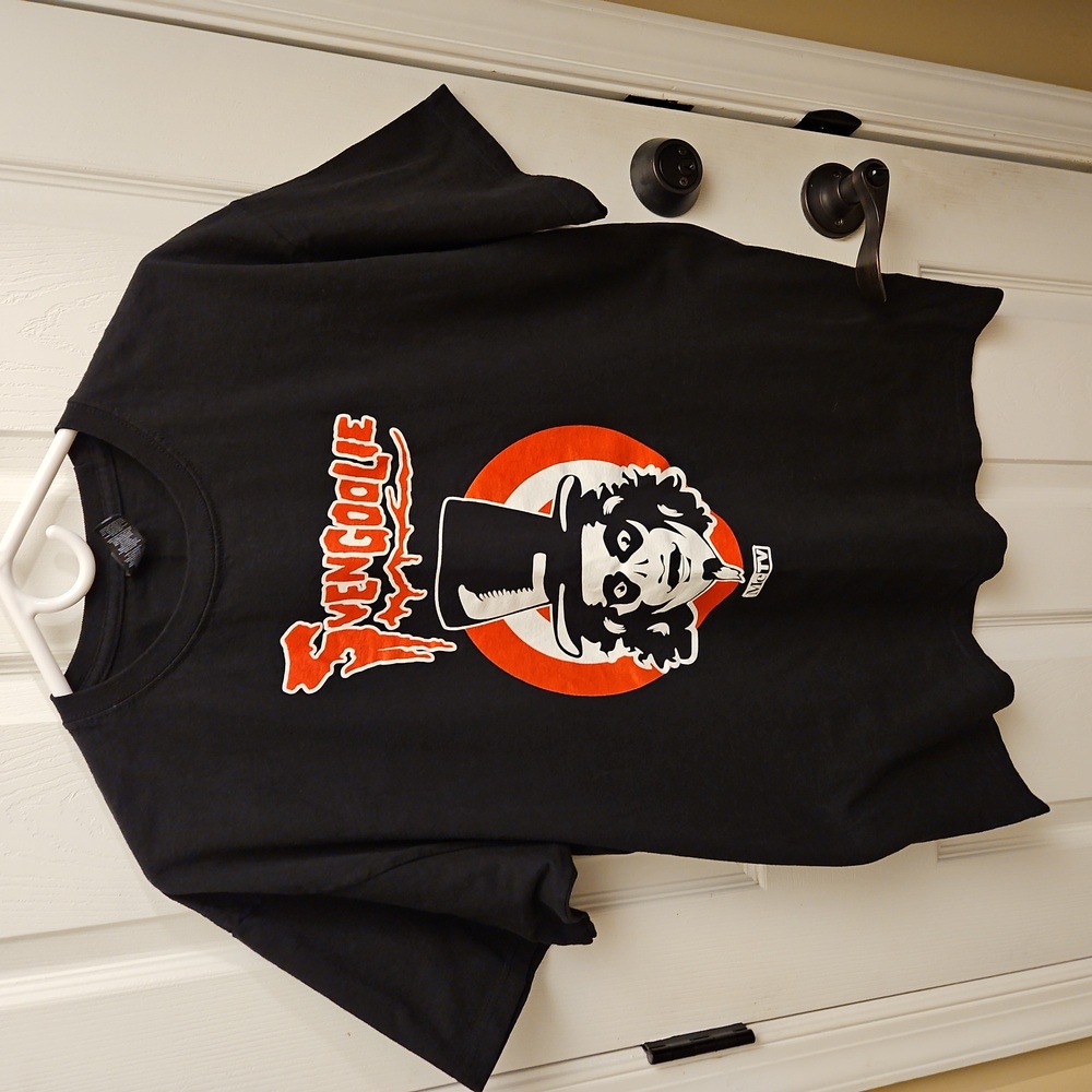 Svengoolie "Official Chicken Thrower" | Bullseye Tee